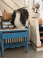 Tafel 81cm breed, 80cm hoog, 43cm diep, Huis en Inrichting, Tafels | Sidetables, Ophalen, Gebruikt, Brocante, 25 tot 50 cm