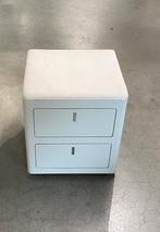 Minimalistisch Italian design kastje, Minder dan 50 cm, 1 of 2 laden, Overige materialen, Zo goed als nieuw