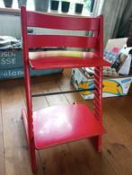 Stokke Kinderstoel Rood, Kinderen en Baby's, Kinderstoelen, Ophalen, Gebruikt, Meegroeistoel, Gordel(s)