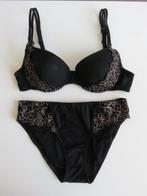 Hunkemoller setje zwart met goudkleur BH 75B slip S, Hunkemöller, Verzenden, Zwart, Setje