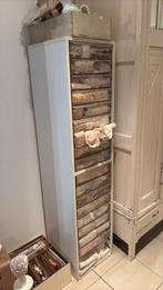 Hoge fourniturenkast  naaigaren kast met veel oud kant, Ophalen