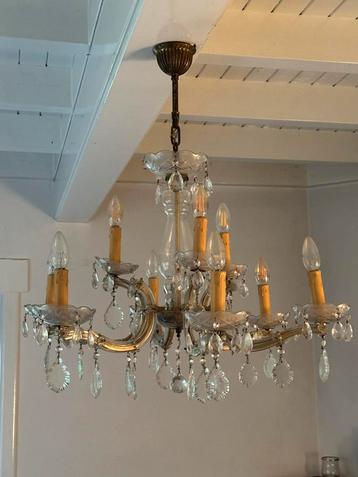 Elegante Kroonluchter met Kristallen beschikbaar voor biedingen