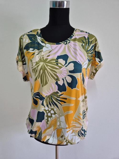 Top77 - Zomers topje maat M (1), Kleding | Dames, Tops, Zo goed als nieuw, Maat 38/40 (M), Zonder mouw, Ophalen of Verzenden