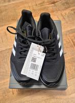 NIEUWE Adidas Hockey- / Kunstgrasschoenen (maat 38,7), Ophalen of Verzenden, Nieuw, Schoenen