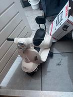 Elektrische Vespa Scooter - Eco Toys - 1,5-3 jaar, Ophalen of Verzenden, Zo goed als nieuw