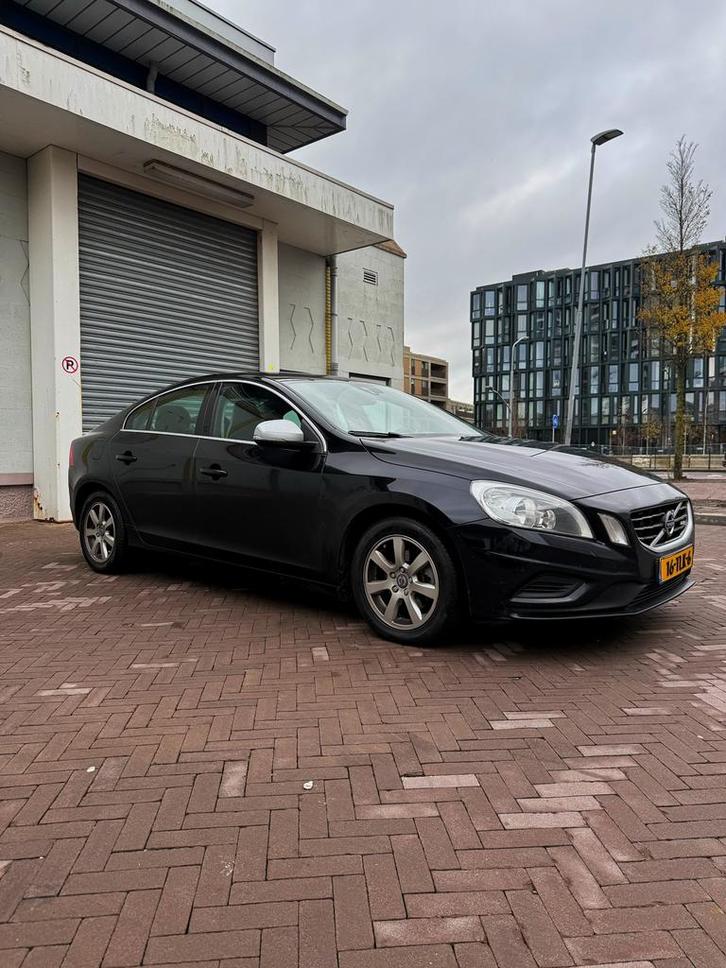 Volvo S60 1.6D Drive 84KW Powershift 2012 Zwart, Auto's, Volvo, Particulier, Diesel, A, Sedan, Automaat, Origineel Nederlands