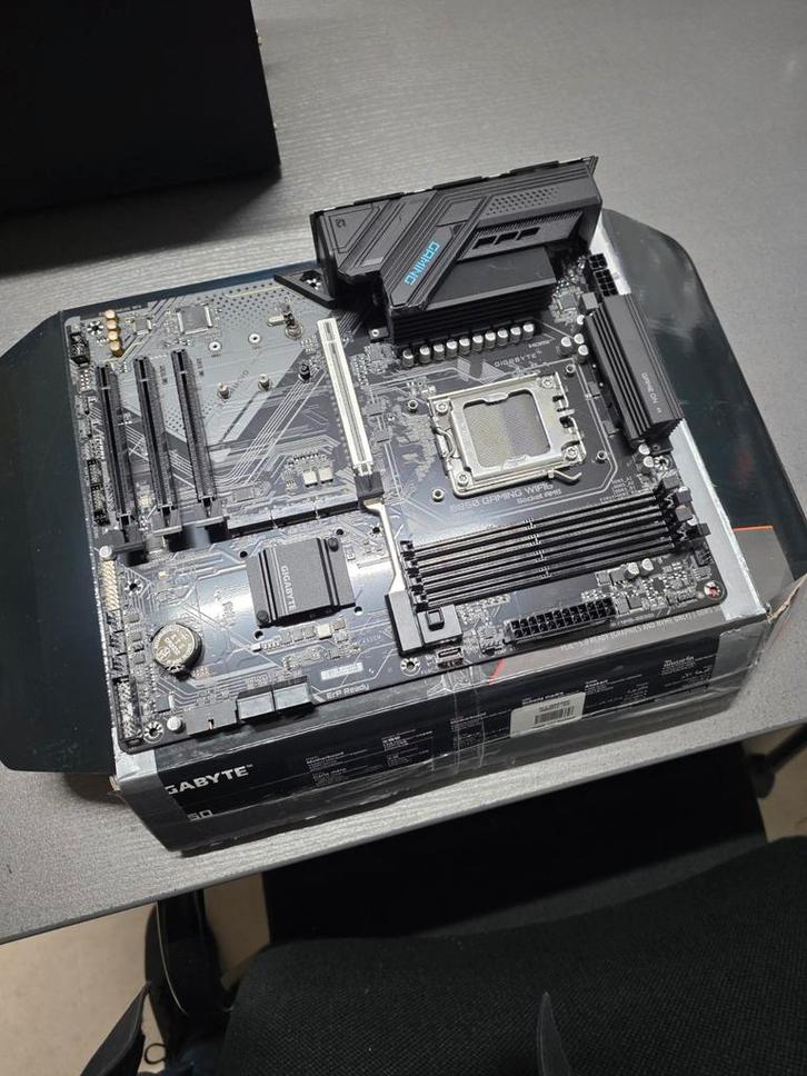 Gigabyte B850 Gaming WiFi Moederbord - AM5 Socket, Computers en Software, Moederborden, Zo goed als nieuw, AMD, DDR5, Ophalen of Verzenden