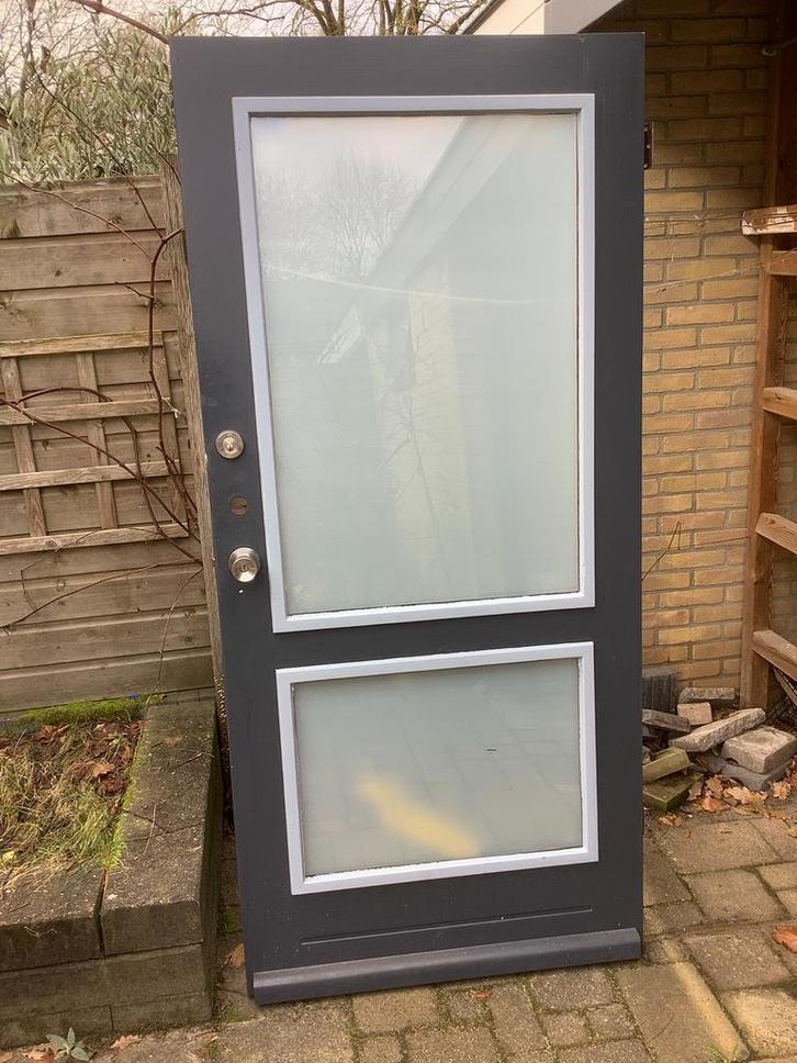 voordeur met 2 sloten en 4 scharnieren. 201cm x 92,4cm., Doe-het-zelf en Verbouw, Deuren en Horren, Gebruikt, Buitendeur, 200 tot 215 cm