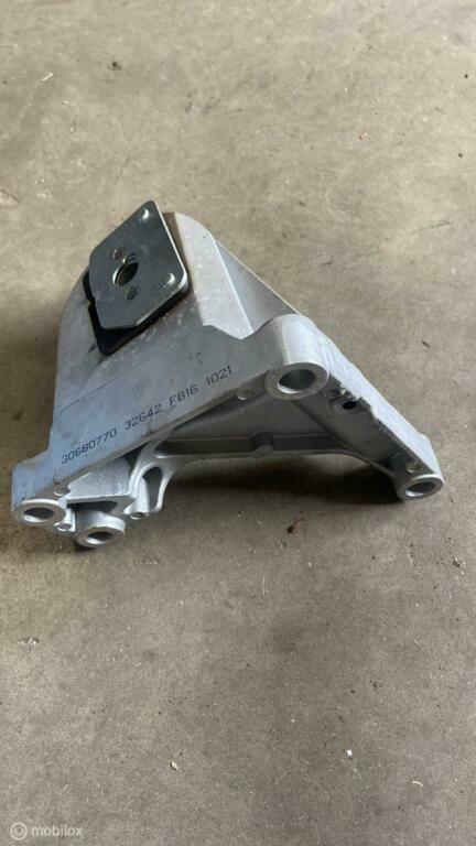 Motorsteun boven Volvo V70 II ('00-'08), Auto-onderdelen, Motor en Toebehoren, Gebruikt, Ophalen of Verzenden