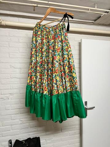 Flowerpower Bloemenrok met Groene Zoom beschikbaar voor biedingen