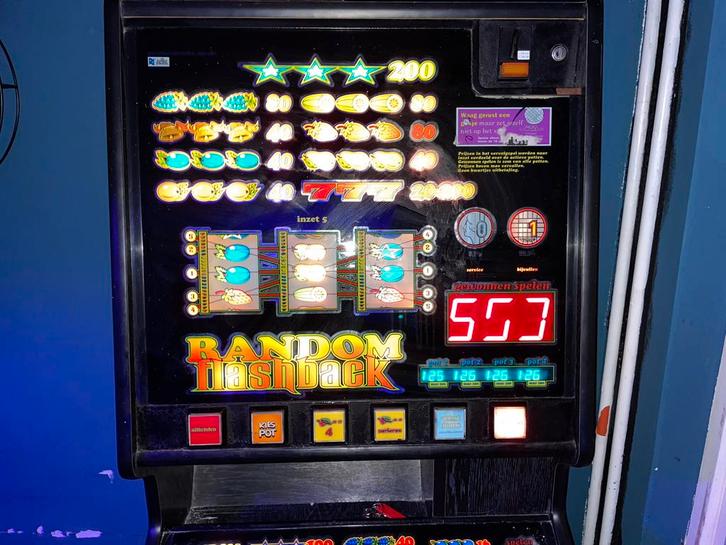 GOKKAST DE RANDOM FLASHBACK!!!!!+ nieuwe cafe kruk, Verzamelen, Automaten | Gokkasten en Fruitautomaten, Gebruikt, Gulden, Met sleutels