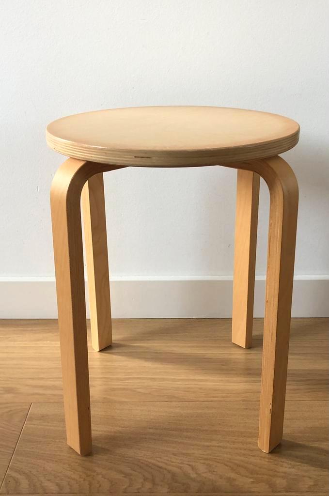 Vintage Ikea Frosta kruk Alvar Aalto stijl, Huis en Inrichting, Krukjes, Zo goed als nieuw, Hout, Ophalen of Verzenden