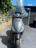Piaggio zip 2015 snor 6.000 km met Alarmsysteem, Fietsen en Brommers, Scooters | Piaggio, Ophalen, Zo goed als nieuw, Benzine