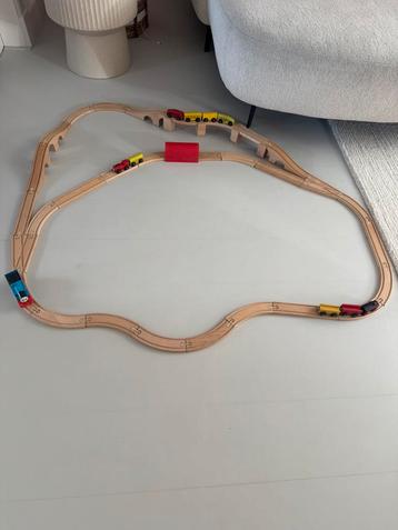 Houten treinbaan beschikbaar voor biedingen