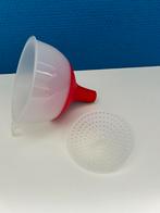 Trechter klein rood wit, Ophalen of Verzenden, Zo goed als nieuw, Rvs, Overige typen