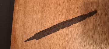 Een oud mes, bodemvondst, geconserveerd, 26 cm lengte beschikbaar voor biedingen