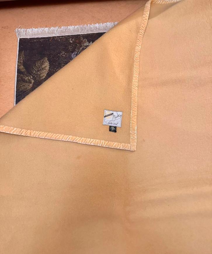 Vintage XXL scheerwollen deken Mantiss beige-geel, Huis en Inrichting, Slaapkamer | Beddengoed, Zo goed als nieuw, Deken of Dekbed