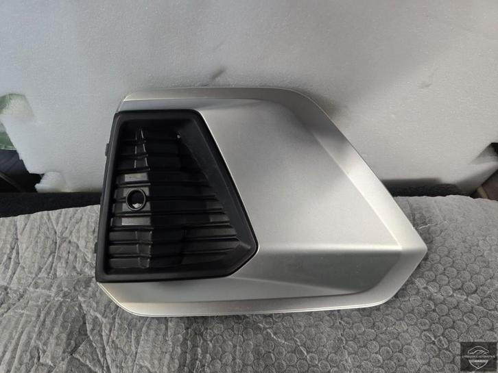 Audi A1 82A Citycarver Voorbumper Rooster Rechts 82A807954A, Auto-onderdelen, Carrosserie en Plaatwerk, Bumper, Audi, Rechts, Gebruikt