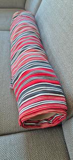Gestreept stuk stof rood grijs wit, Hobby en Vrije tijd, Stoffen en Lappen, 120 cm of meer, Ophalen of Verzenden, Katoen, Rood