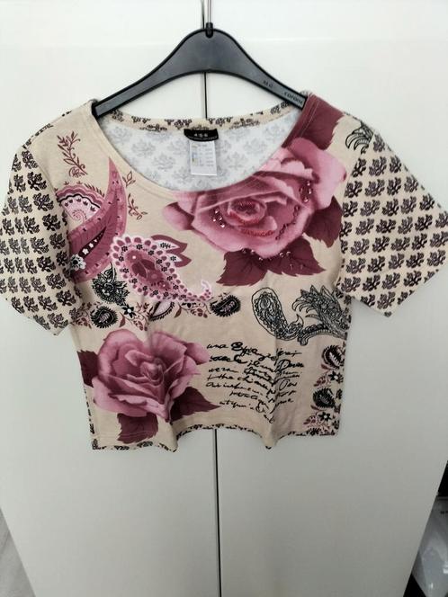 Zeer Mooie T-shirt met Mooie Bloemen met Strassteen erop, Kleding | Dames, T-shirts, Gedragen, Maat 38/40 (M), Roze, Korte mouw