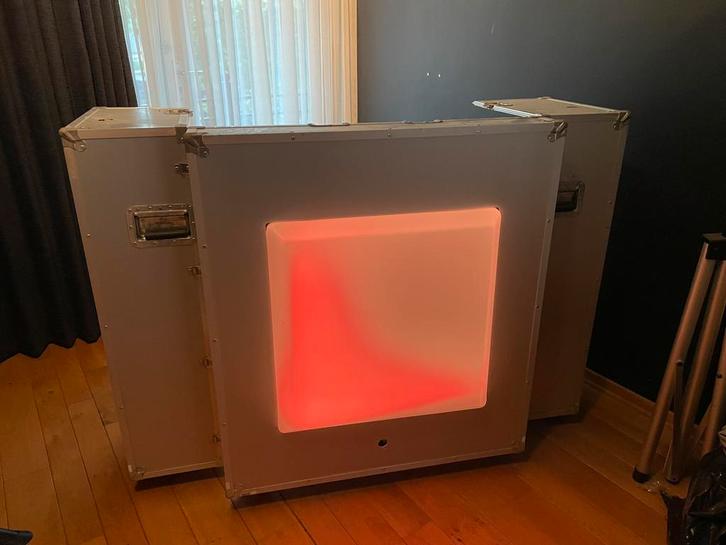Dj booth, dj meubel, flightcase, Muziek en Instrumenten, Behuizingen en Koffers, Zo goed als nieuw, Overige instrumenten, Flightcase
