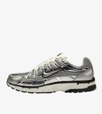Nike P-6000 ‘Metallic Silver’ - maat 39, Nike, Nieuw, Ophalen of Verzenden, Sneakers of Gympen
