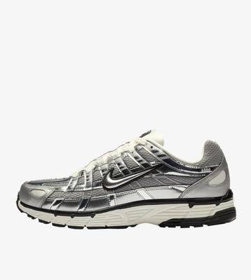 Nike P-6000 ‘Metallic Silver’ - maat 39 beschikbaar voor biedingen