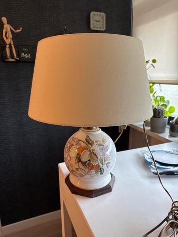 Vintage Tafellamp met Bloemenmotief beschikbaar voor biedingen