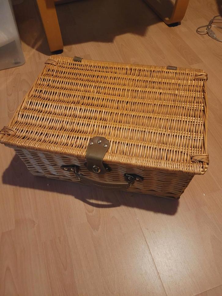 Picknickmand 4 persoons - Zo goed als nieuw!, Hobby en Vrije tijd, Picknickmanden, Zo goed als nieuw, Ophalen
