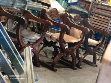 Antieke Dagobert Stoelen  beschikbaar voor biedingen