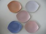 5 GEBAKSBORDJES - pastelkleur- Potterie De Driehoek Huizen, Ophalen of Verzenden