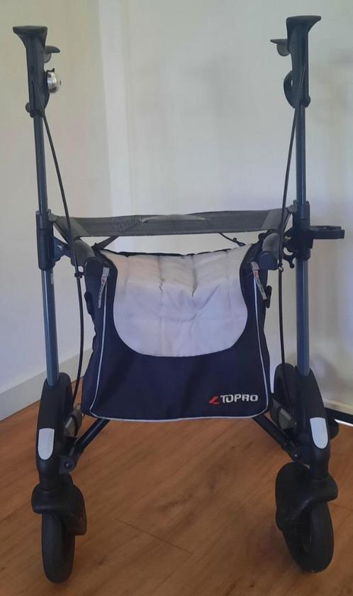 Rollator Merk: Topro Troja 2G M + stevige tas ( 8 kg ! ), Diversen, Rollators, Zo goed als nieuw, Lichtgewicht, Opvouwbaar, Ophalen of Verzenden