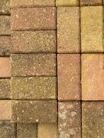 Gratis  ruim 500 stuks 20x10x6 cm, Tuin en Terras, Tegels en Klinkers, Ophalen, Beton, Klinkers