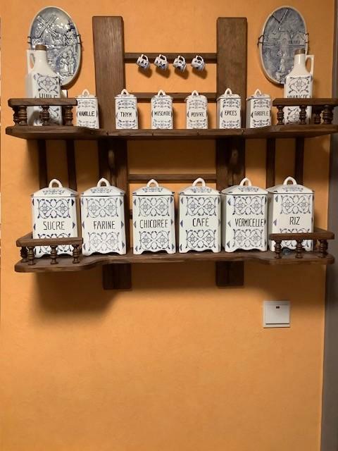 oude voorraad potten 6 gr + 6 kl+ 2 kannetjes + hank, Antiek en Kunst, Antiek | Servies los, Ophalen