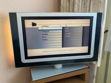 Cineos Philips 32PF9830/10 lcd flat tv met ambilight 32 inch beschikbaar voor biedingen