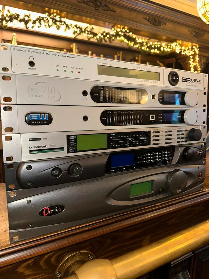 Broadcast soundprocessing Omnia / Dspx, Audio, Tv en Foto, Professionele Audio-, Tv- en Video-apparatuur, Gebruikt, Audio, Ophalen of Verzenden