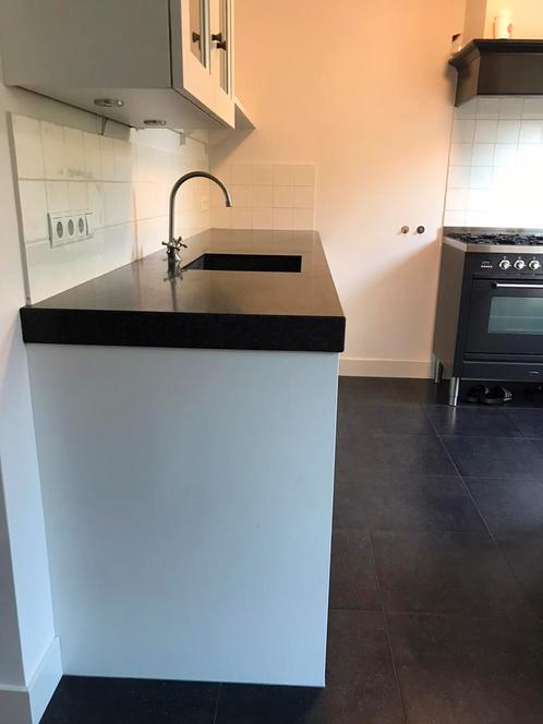 Complete keuken te koop. Natuurstenen blad, boretti fornuis, Huis en Inrichting, Keuken | Complete keukens, Gebruikt, Enkelwandige keuken