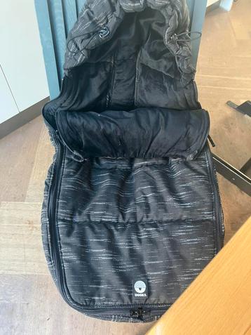Heerlijk warm! Voetenzak Dooky past op elke kinderwagen beschikbaar voor biedingen