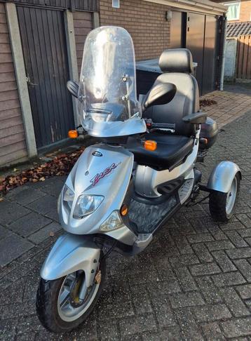 te koop pgo invalide scooter en for motion scootmobiel beschikbaar voor biedingen