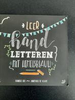 Boek. Leer handletteren met hemelsblauw., Ophalen of Verzenden, Nieuw, Overige onderwerpen