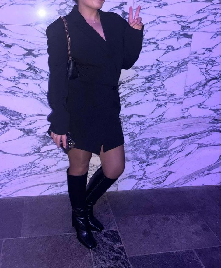 Pull&Bear blazerjurk zwart – open rug – maat S – zgan, Kleding | Dames, Jurken, Zo goed als nieuw, Zwart, Boven de knie, Verzenden