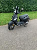 Nette vespa 300 gts hpe 2021, Fietsen en Brommers, Scooters | Vespa, Ophalen, Zo goed als nieuw, Benzine, Overige modellen