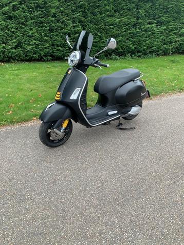 Nette vespa 300 gts hpe 2021 beschikbaar voor biedingen