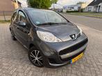 Peugeot 107 1.0-12V Urban Move Airco,Toerenteller,2e EIG, Voorwielaandrijving, Gebruikt, 4 stoelen, 68 pk