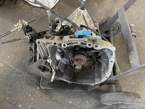 Versnellingsbak Renault Clio 1.2 16V bouwjaar 2009, Auto-onderdelen, Transmissie en Toebehoren, Renault, Gebruikt, Ophalen of Verzenden