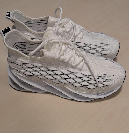 FNHO Witte Hardloopschoenen – Maat 39 (Nieuw), Kleding | Heren, Schoenen, Nieuw, Sportschoenen, Wit, Ophalen of Verzenden