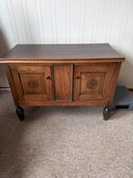 Antiek houten kastje met deurtjes, Ophalen