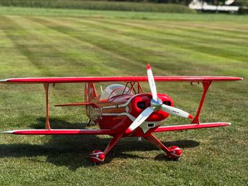 Hangar 9 pitts 71” vliegklaar met 76cc benzine motor beschikbaar voor biedingen