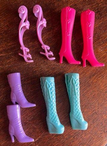 Barbie laarsjes 4 paar deels vintage beschikbaar voor biedingen