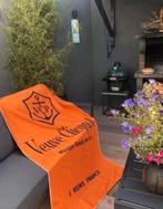 Badlaken handdoek van Veuve Clicquot 49,95 NU 2 voor 75,-, Huis en Inrichting, Ophalen of Verzenden, Nieuw, Handdoek